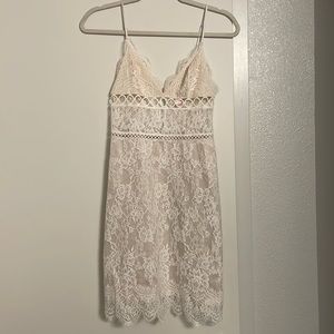 ✨BRAND NEW✨ Victoria’s Secret Ivory Lace Chemise Size XS